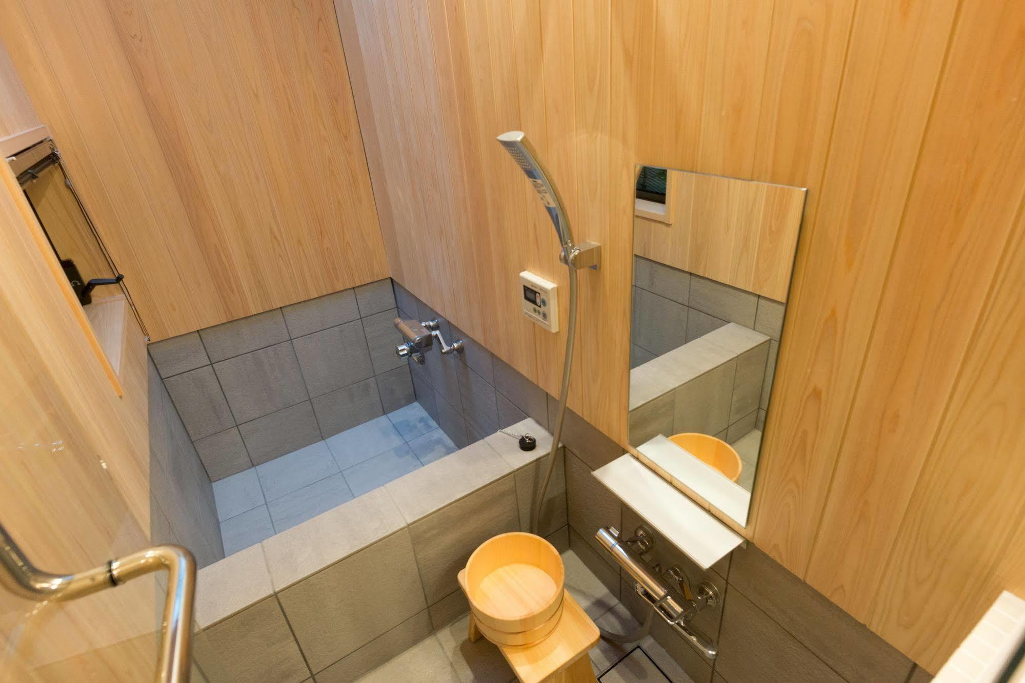 Locanda 'kakishibu-an' Machiya House 2*